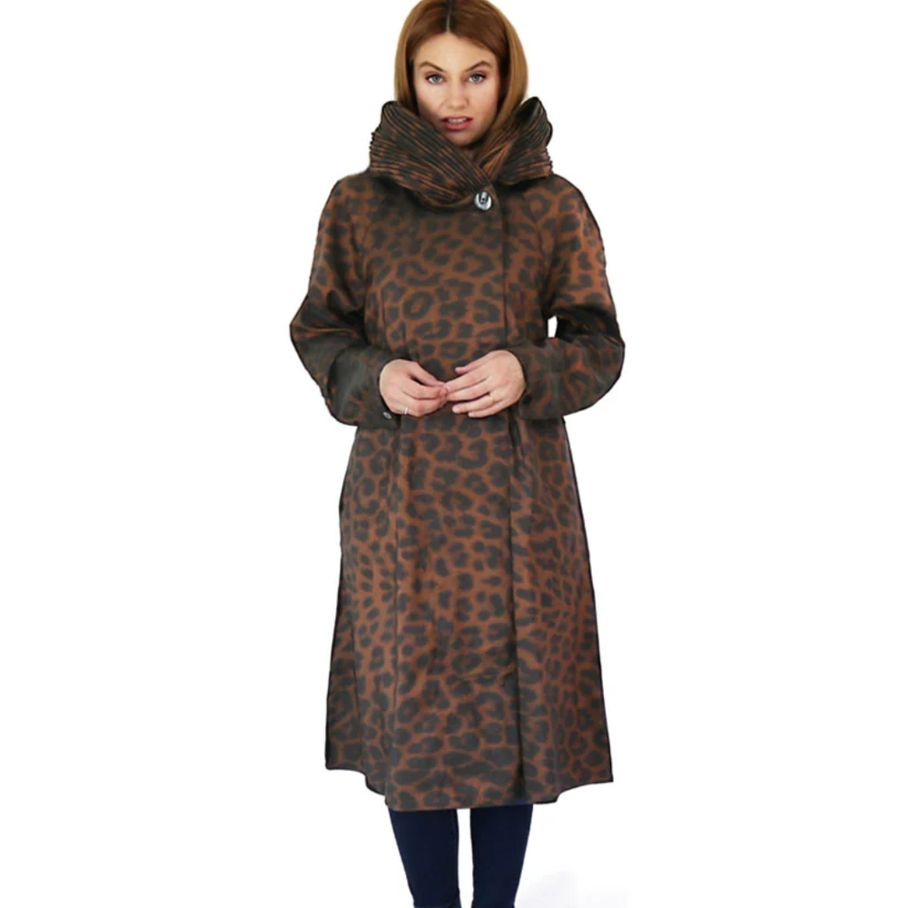 Mycra Pac Reversible Raincoat Tea Donatella Leopard One Size | NWT